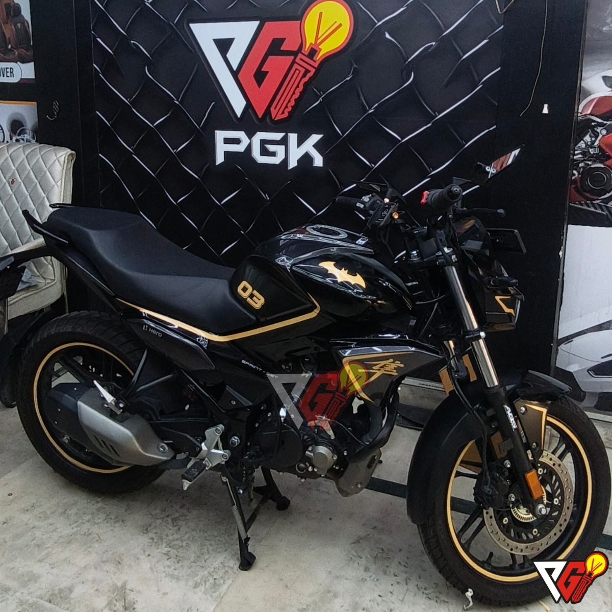 Hero Xtreme 125 - Dark Knight Gold Wrap