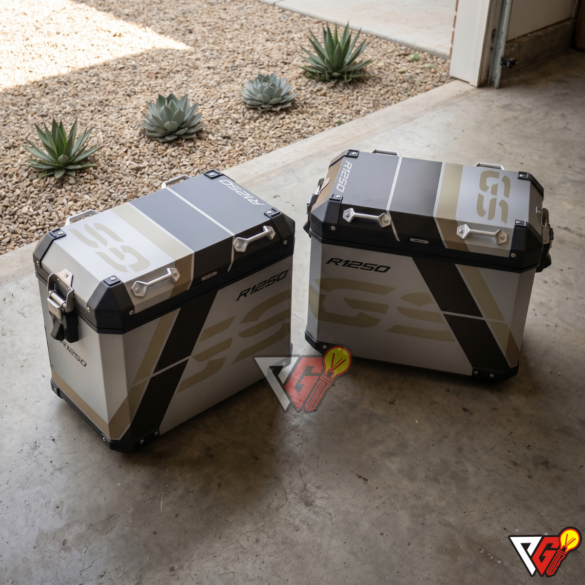 BMW R1250 GS - Diagonal Wrap (Sand)
