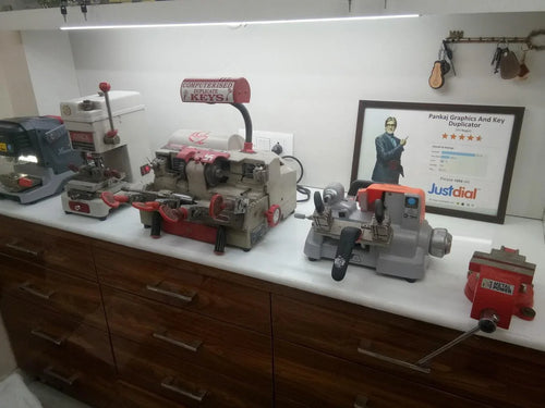 Computerised duplicate key machines workshop
